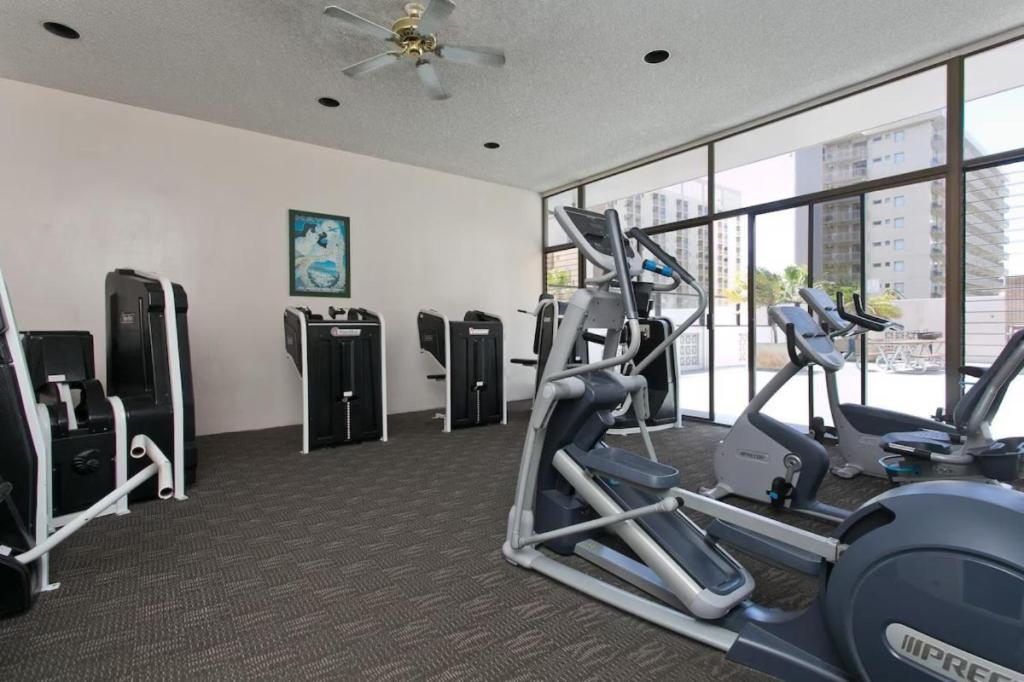 Heart Of Waikiki,1Bdrm,Free Parking, Wifi,No Resort Fees,Youtube,Netflix ! Honolulu Exterior photo